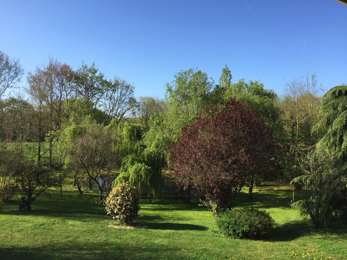 Bed and Breakfast Les Arbres Rouges Sucé Esterno foto